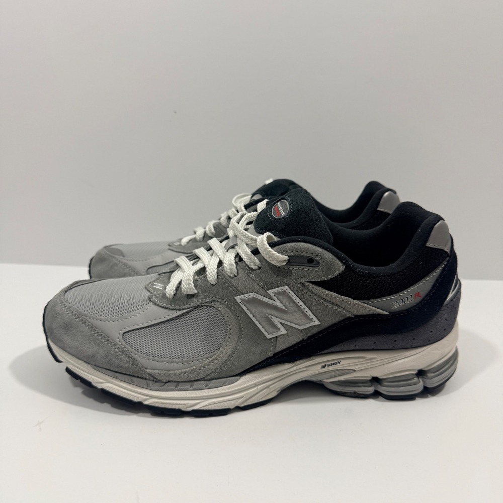 New Balance 2002R Men 11 Grey M2002RSG Suede Mesh Lifestyle Sneakers
